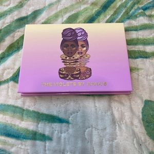 Juivia’s place eyeshadow palette